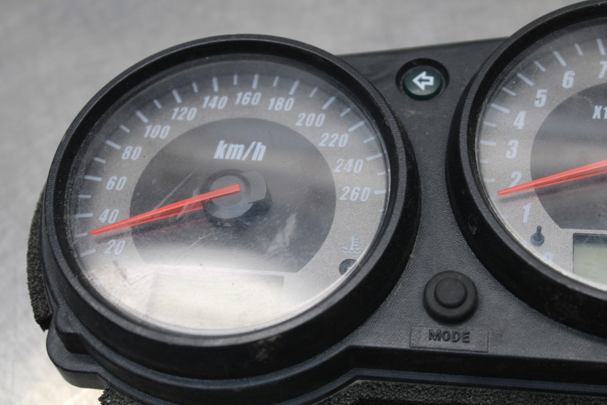 06 KAWASAKI Z750 SPEEDO TACH GAUGES DISPLAY CLUSTER SPEEDOMETER TACHOMETER BB837