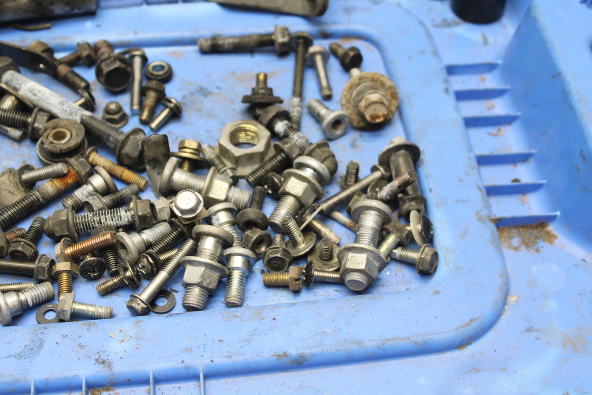 98 KAWASAKI NINJA ZX6 MOUNTING BOLTS HARDWARE SCREWS BB870