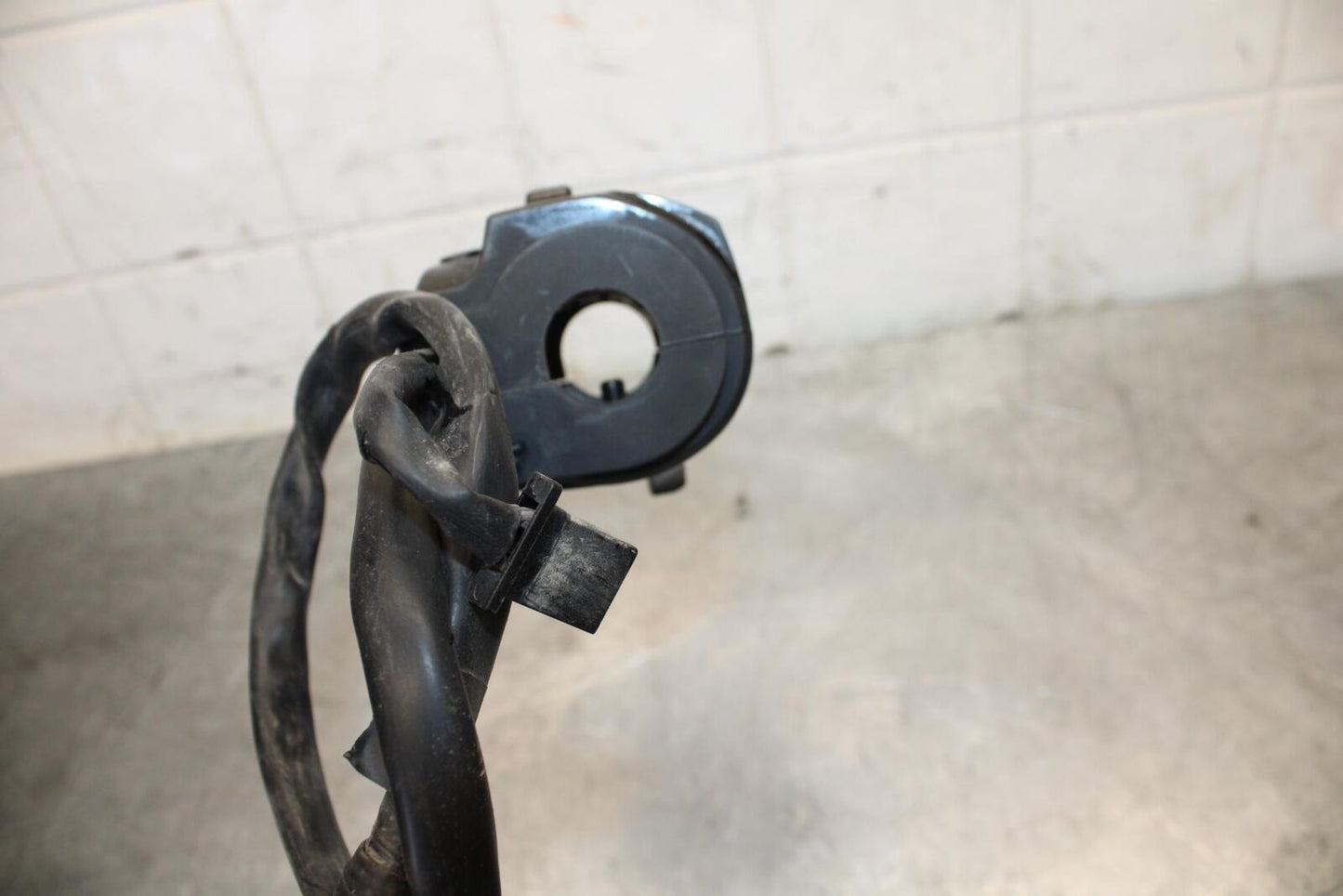 18 KAWASAKI Z 400 LEFT CLIP ON HANDLE HORN SIGNALS SWITCH SWITCHES BB469