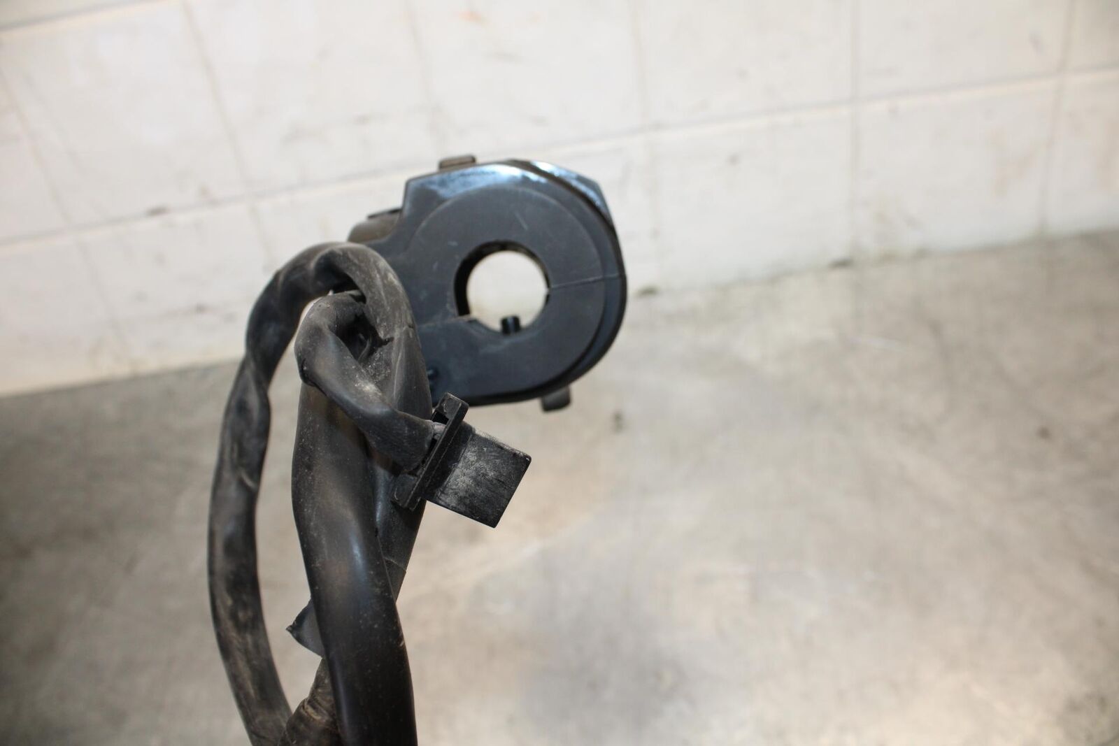 18 KAWASAKI Z 400 LEFT CLIP ON HANDLE HORN SIGNALS SWITCH SWITCHES BB469