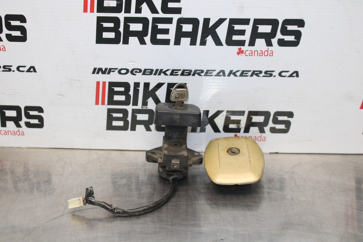 78-79 SUZUKI GS1000 IGNITION LOCK KEY SET W/ GAS CAP BB787