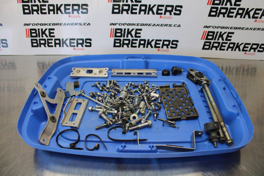 11 SUZUKI GSXR1000 MOUNTING BOLTS HARDWARE MOTOR SCREWS BB142