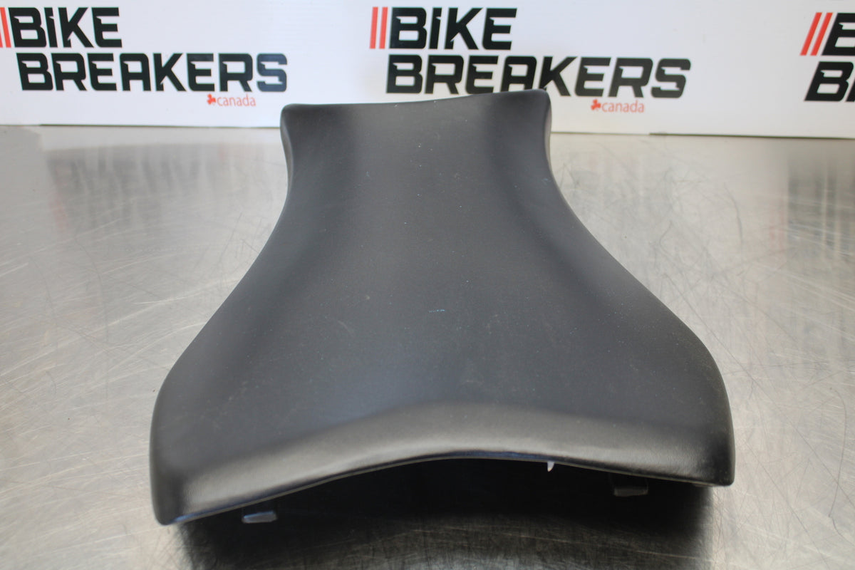 12-16 HONDA CBR1000RR FRONT DRIVERS SEAT PAD SADDLE PILLION BB157