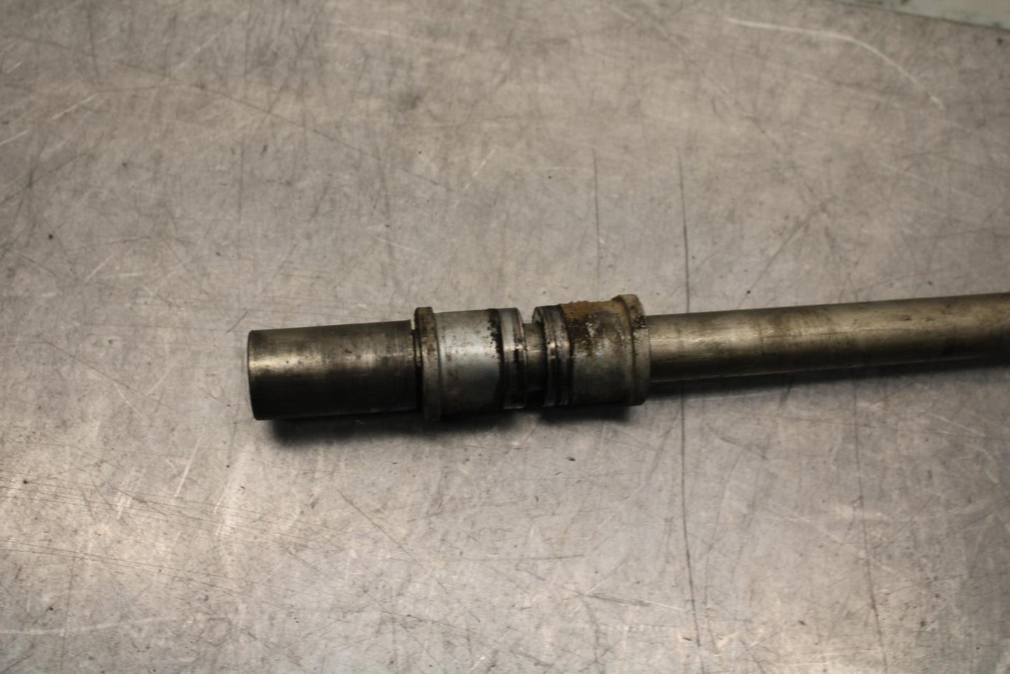 2012 Yamaha FZ8 FRONT WHEEL RIM AXLE PIVOT BOLT 39P-25181-00-00 BB550