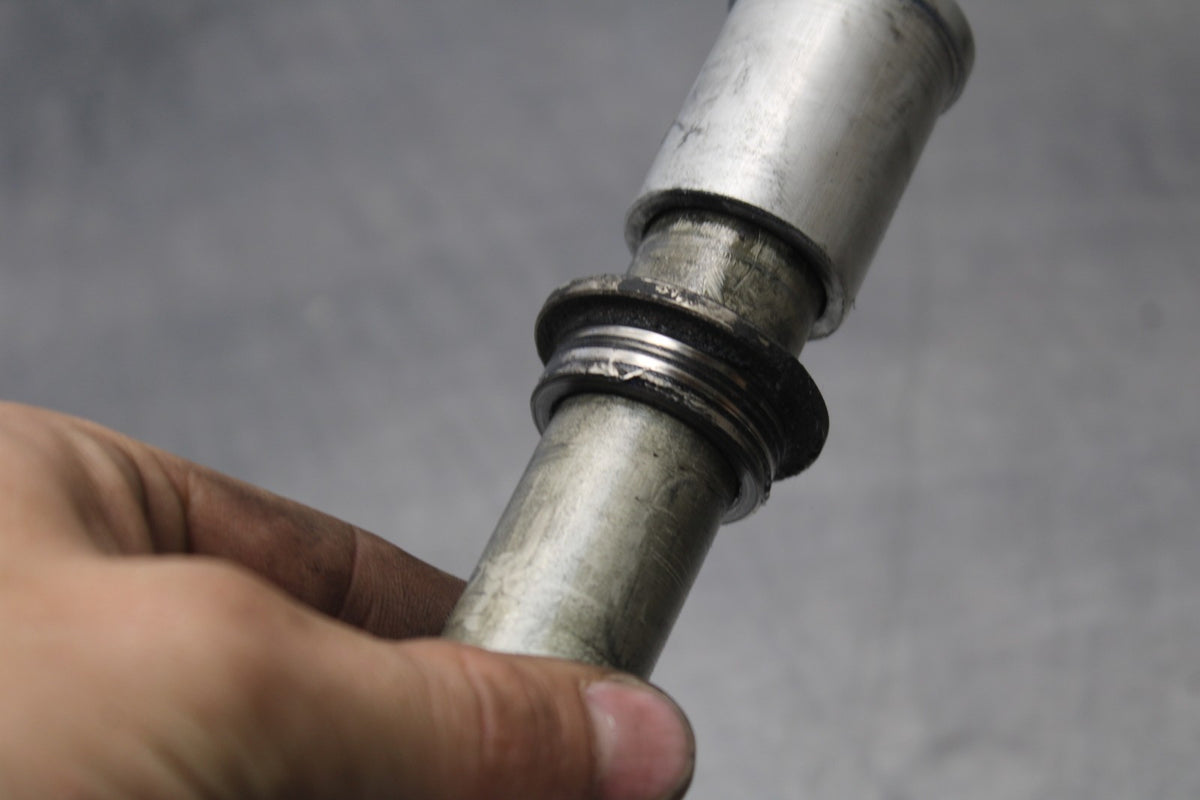 08 KAWASAKI NINJA ZX10R FRONT WHEEL RIM AXLE PIVOT BOLT BB902