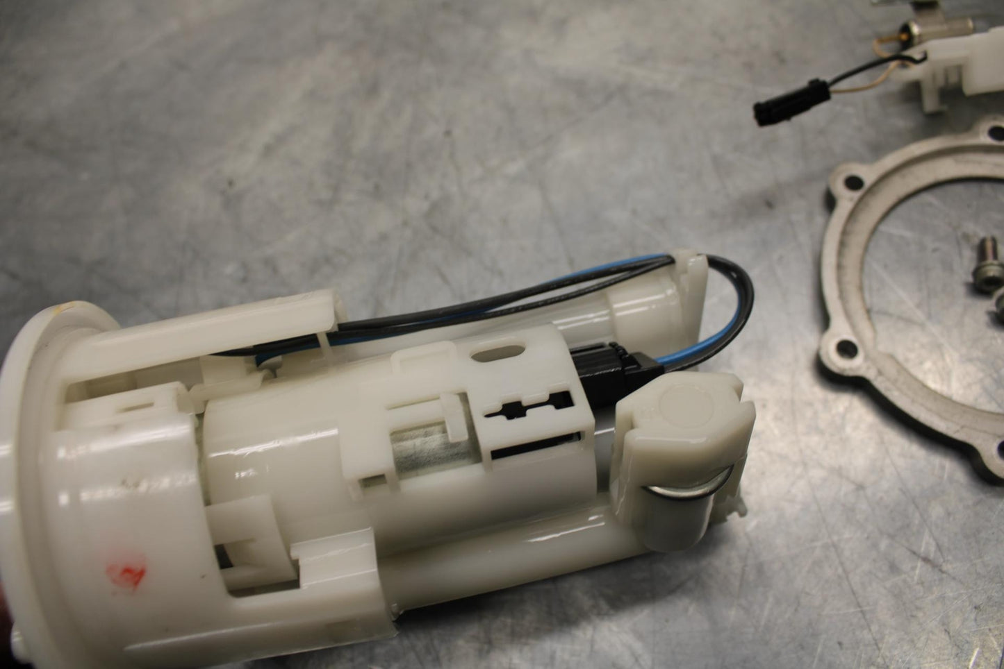 09-14 YAMAHA YZF R1 FUEL PUMP GAS PETROL SENDER UNIT 14B-13907-20-00 BB471