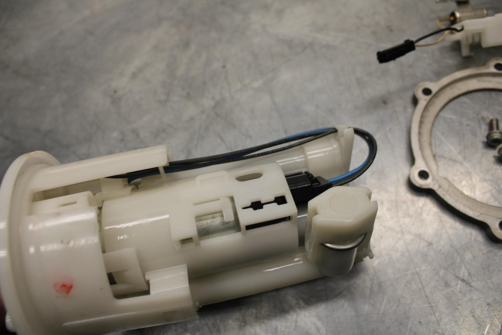 09-14 YAMAHA YZF R1 FUEL PUMP GAS PETROL SENDER UNIT 14B-13907-20-00 BB471