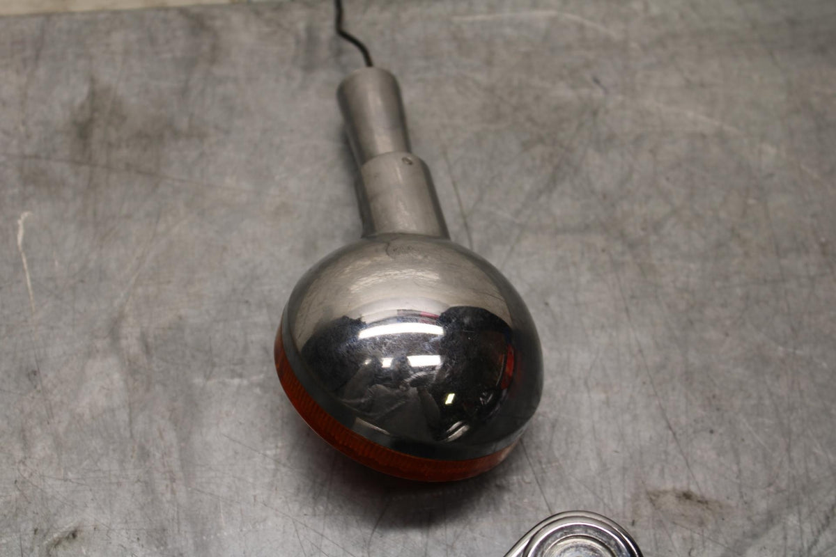 1977 Yamaha XS750 LEFT FRONT TURN SIGNAL LIGHT INDICATOR BB554