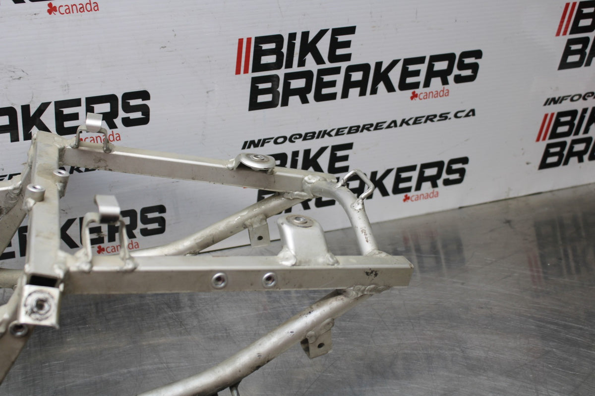 00 SUZUKI GSXR750 REAR SUBFRAME BACK SUB FRAME BB820