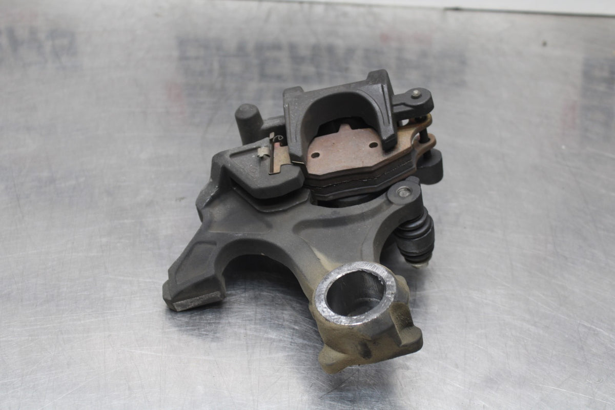 08-10 SUZUKI GSXR 600 REAR BACK BRAKE CALIPER W MOUNT BRACKET BB835