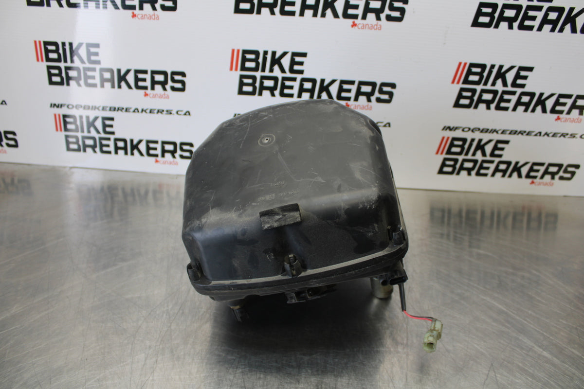 03 SUZUKI SV650S AIRBOX AIR INTAKE FILTER BOX BB167
