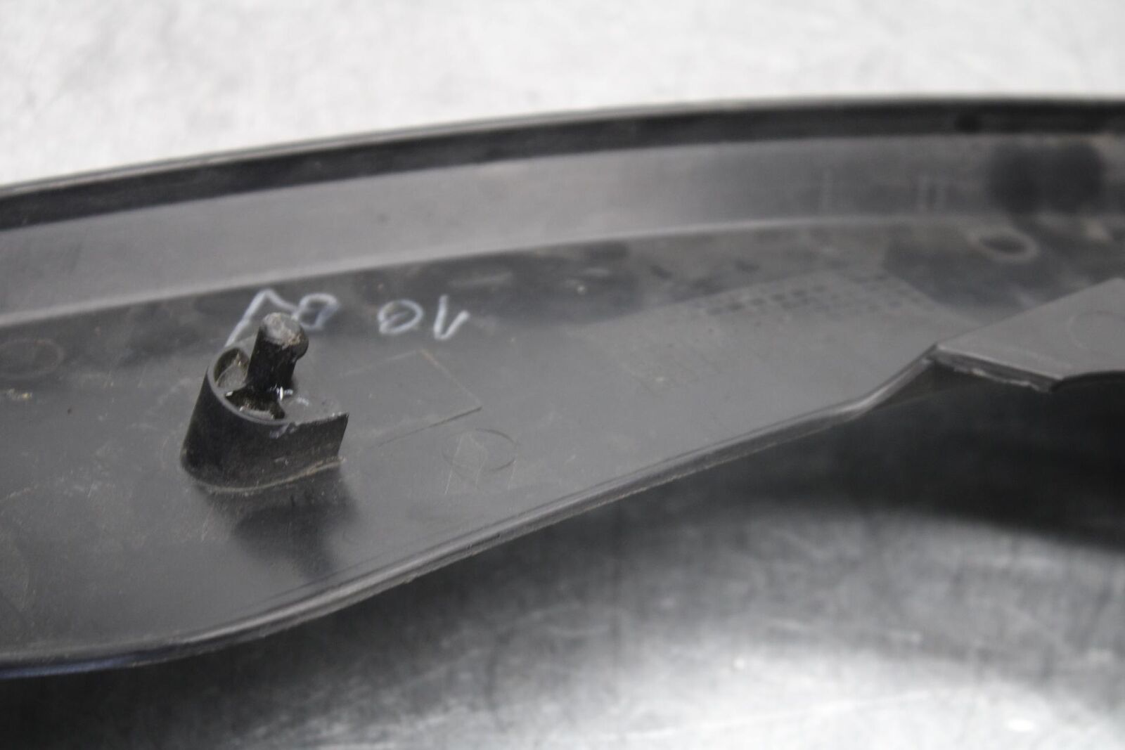 15-16 KAWASAKI EX300 LEFT AND RIGHT SET PAIR GAS TANK FUEL CELL PANEL TRIM BB635