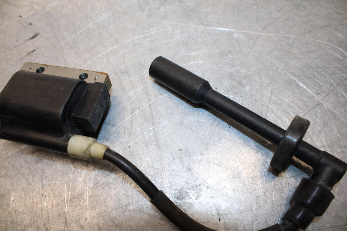 18 KTM RC 390 IGNITION COIL SPARK PLUG CAP  BB442