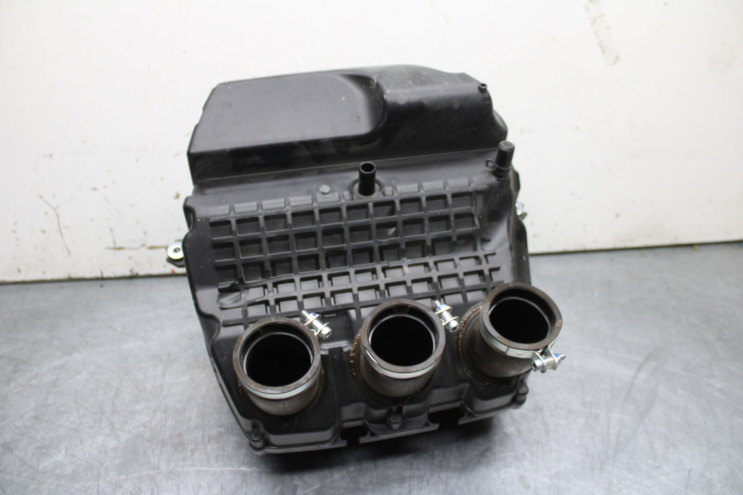 22-24 YAMAHA XSR900 AIRBOX AIR INTAKE FILTER BOX BB710