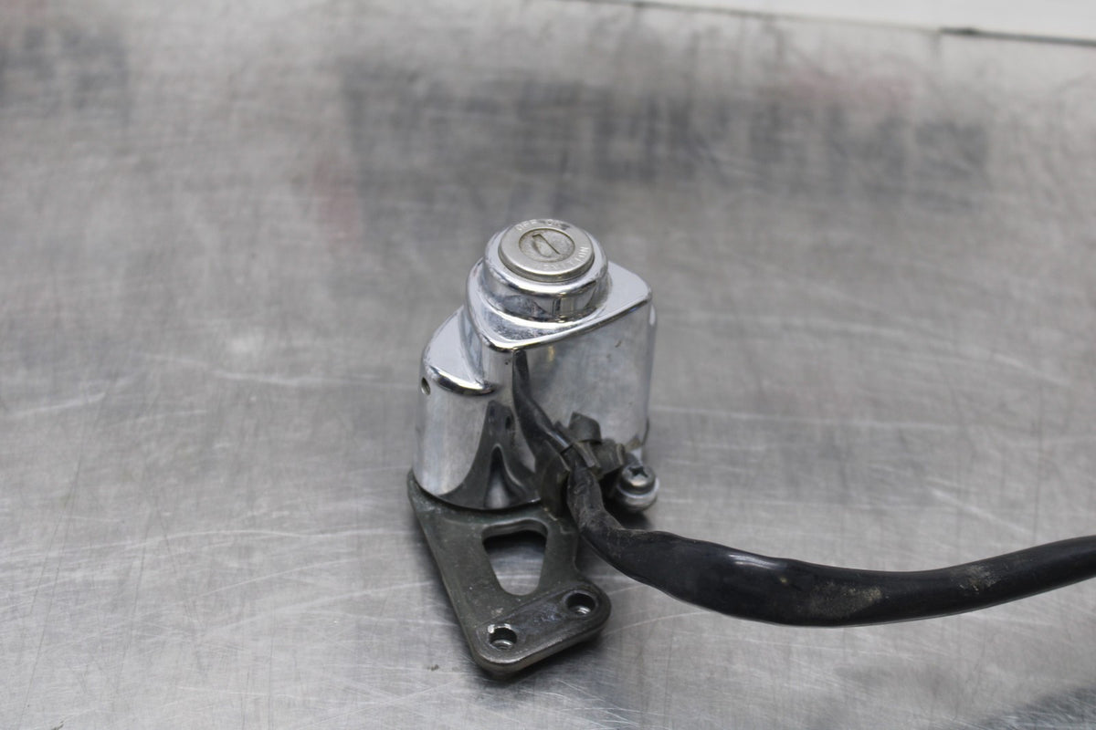 07 HONDA VTX1300R IGNITION LOCK & HELMET LOCK NO KEY BB825