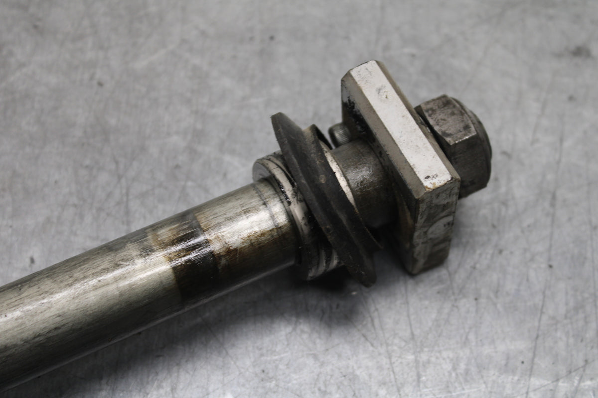 07-08 YAMAHA YZF R1 REAR AXLE BACK WHEEL RIM PIVOT BOLT AXEL BB724