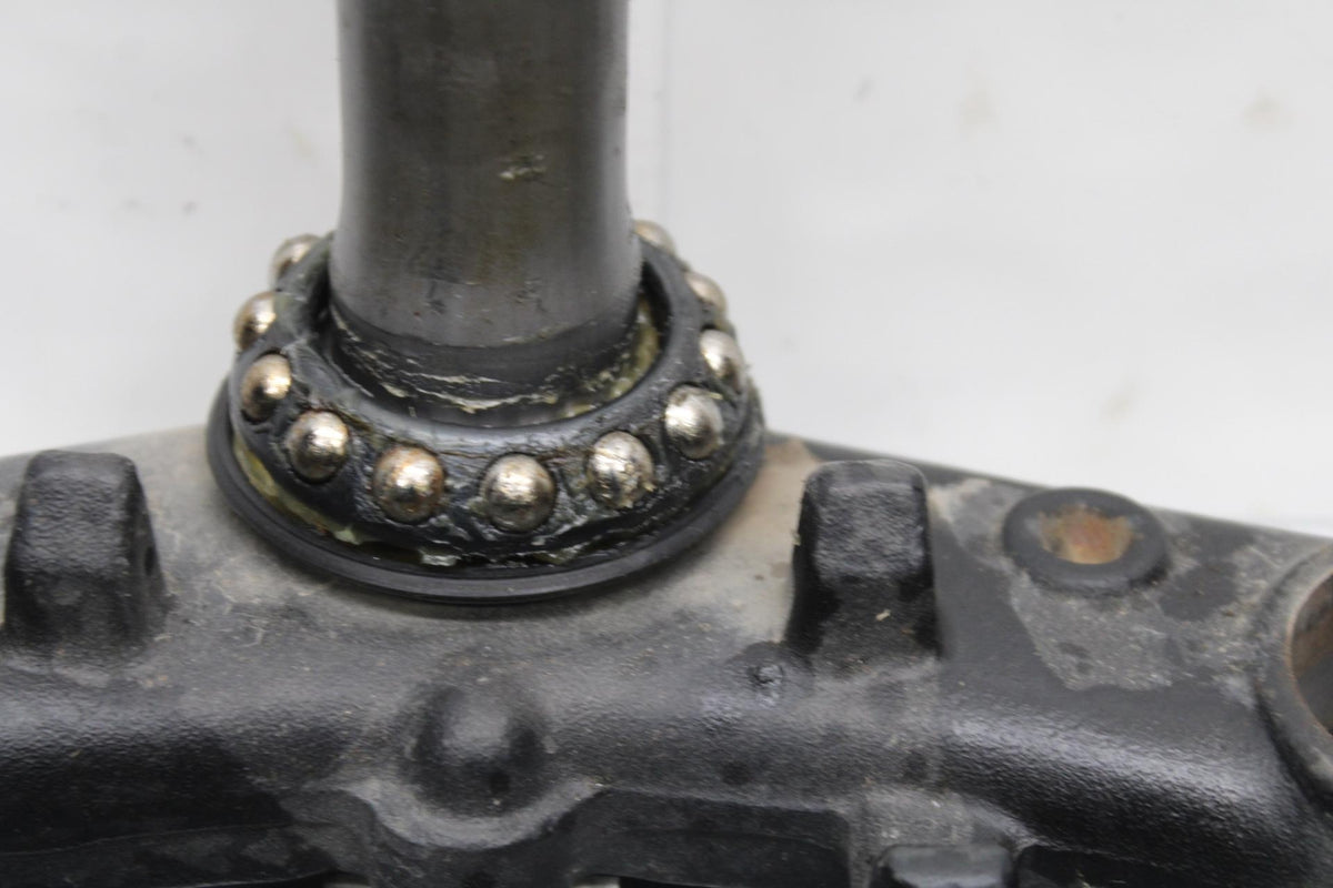 2000 Honda Super Hawk VTR1000F FRONT FORKS CLAMP LOWER TRIPLE TREE STEM BB577