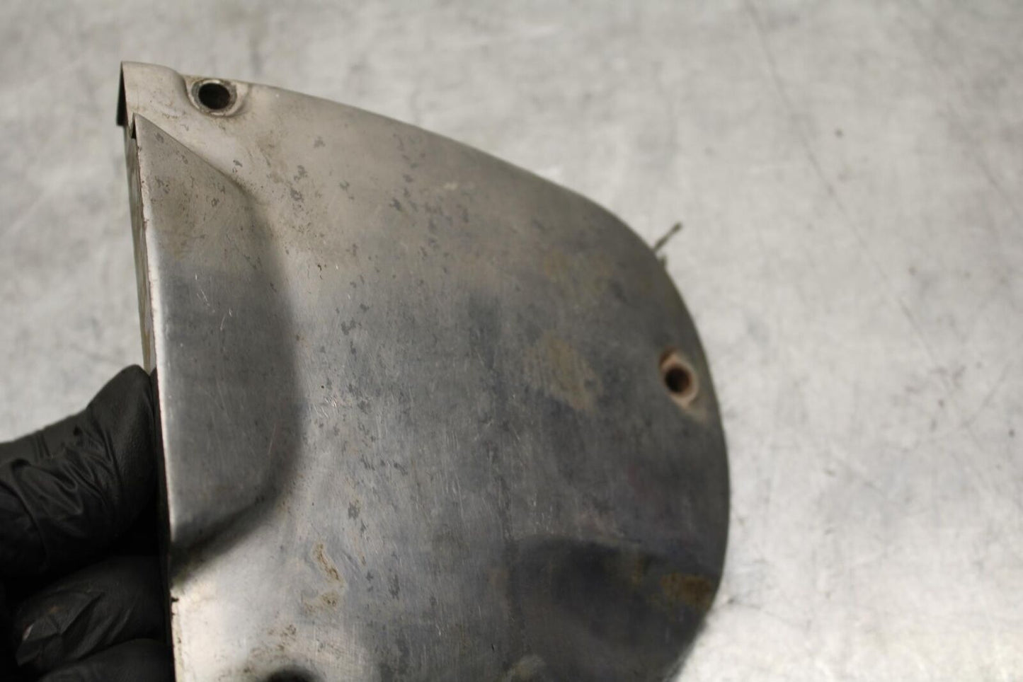 75 SUZUKI GT 550 ENGINE SPROCKET COVER BB67