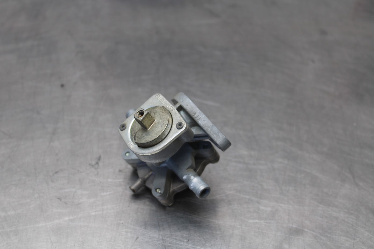 98-05 HONDA SUPER HAWK 1000 VTR1000F FUEL TANK PETCOCK SHUT ON OFF VALVE BB924