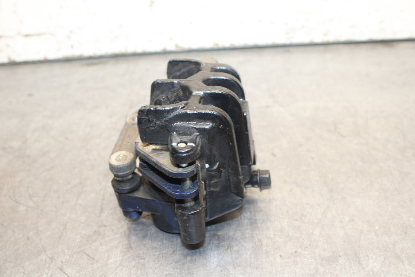 15-19 HONDA CBR300R LEFT FRONT BRAKE CALIPER  BB112