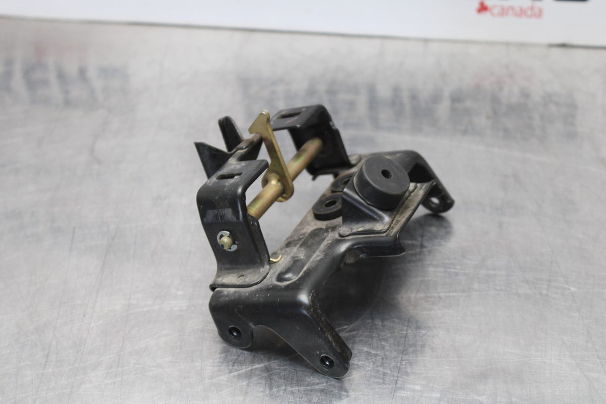93-07 YAMAHA VMAX 1200 SEAT BRACKET MOUNT MOUNTING BRACKET BB197