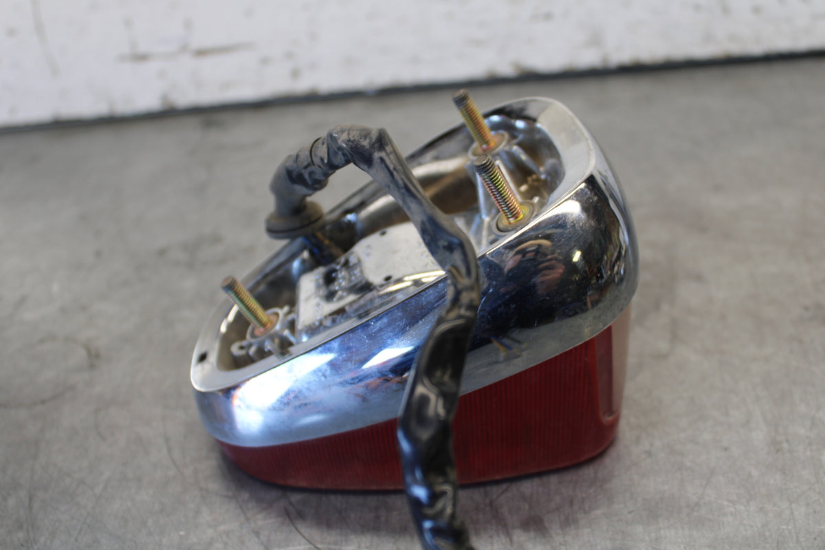 05-06 YAMAHA ROYAL STAR TAILLIGHT REAR TAIL BRAKE LIGHT BB697