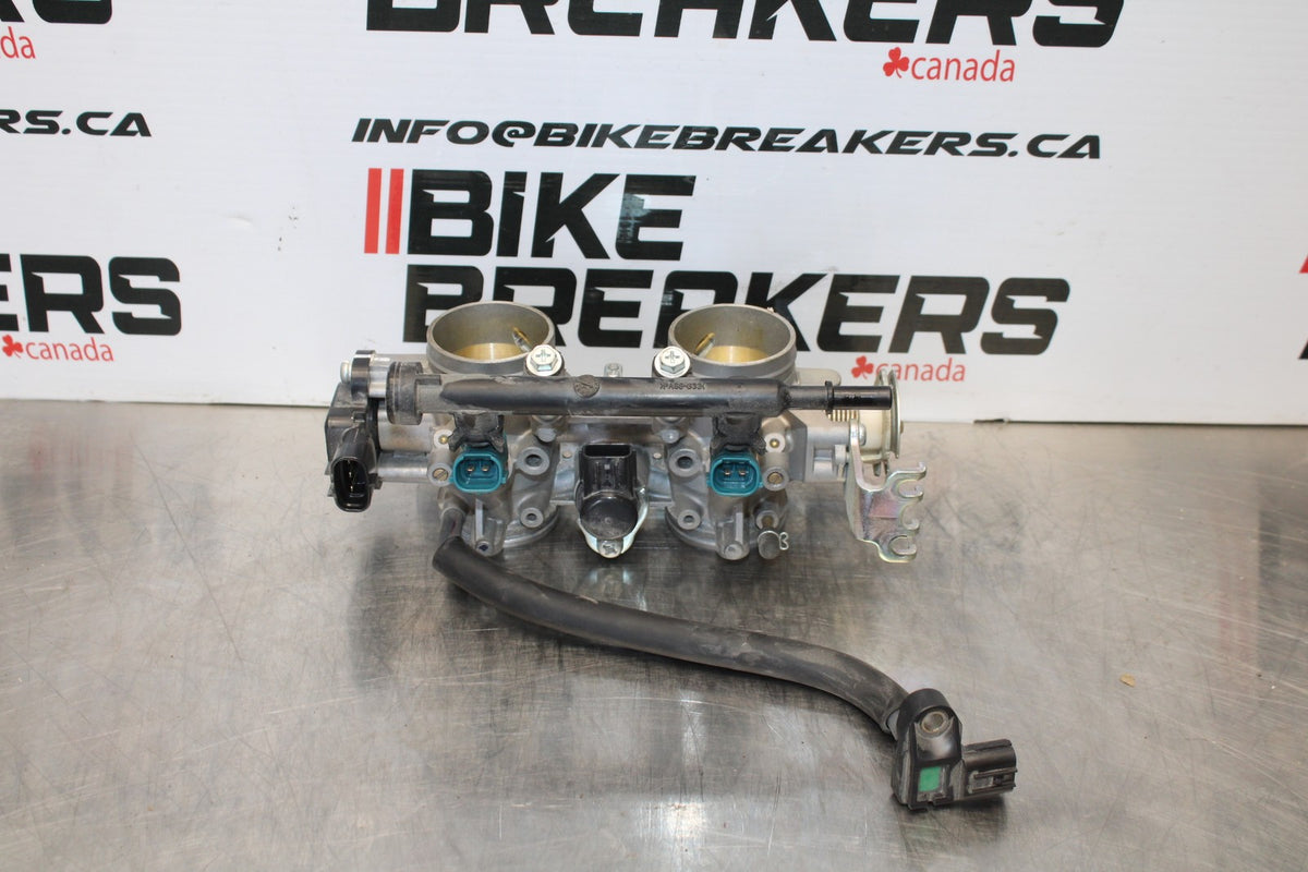 22-25 YAMAHA YZF R7 MAIN FUEL INJECTORS / THROTTLE BODIES BB182