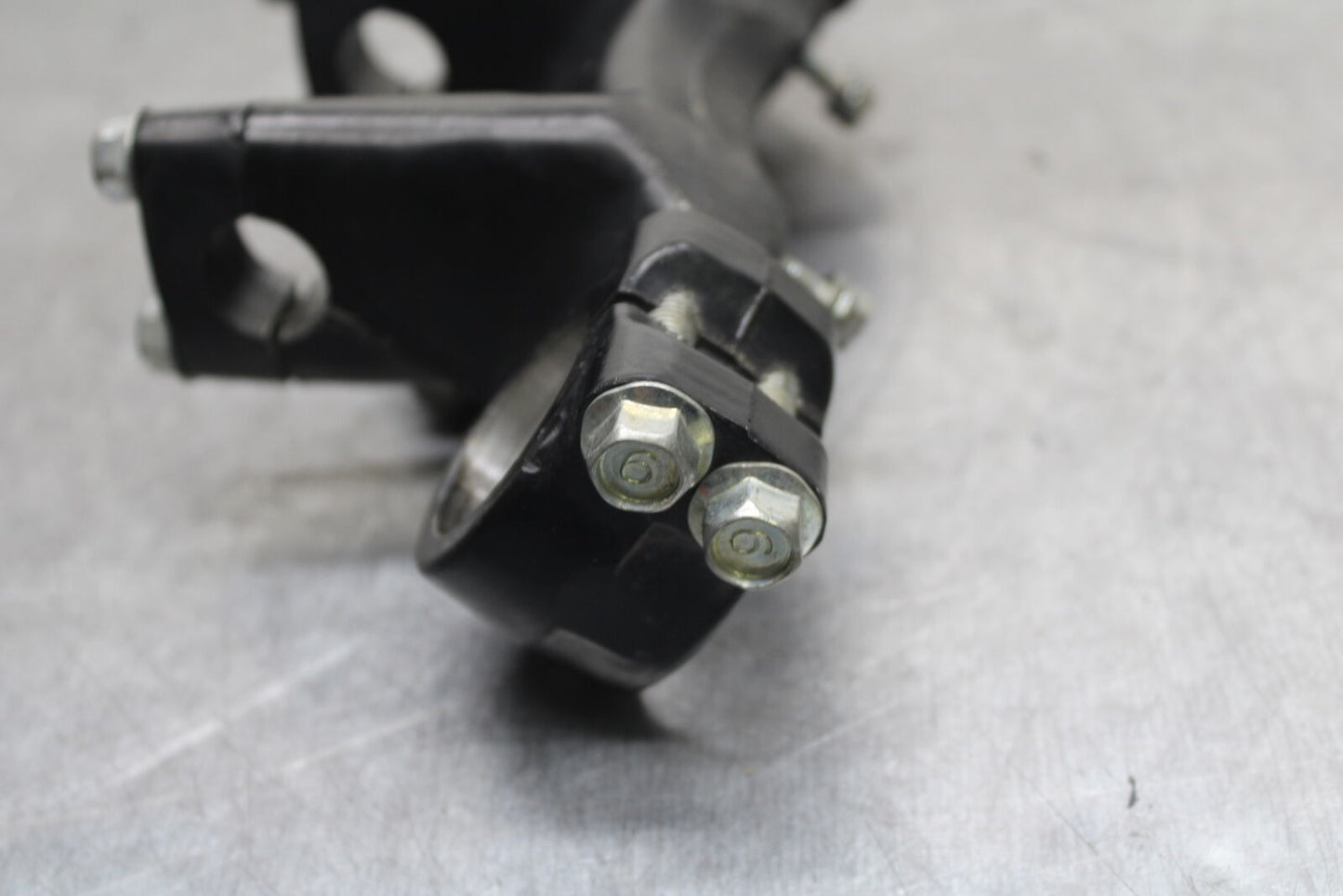 82-83 YAMAHA IT175 FORKS UPPER TRIPLE TREE CLAMP BB108