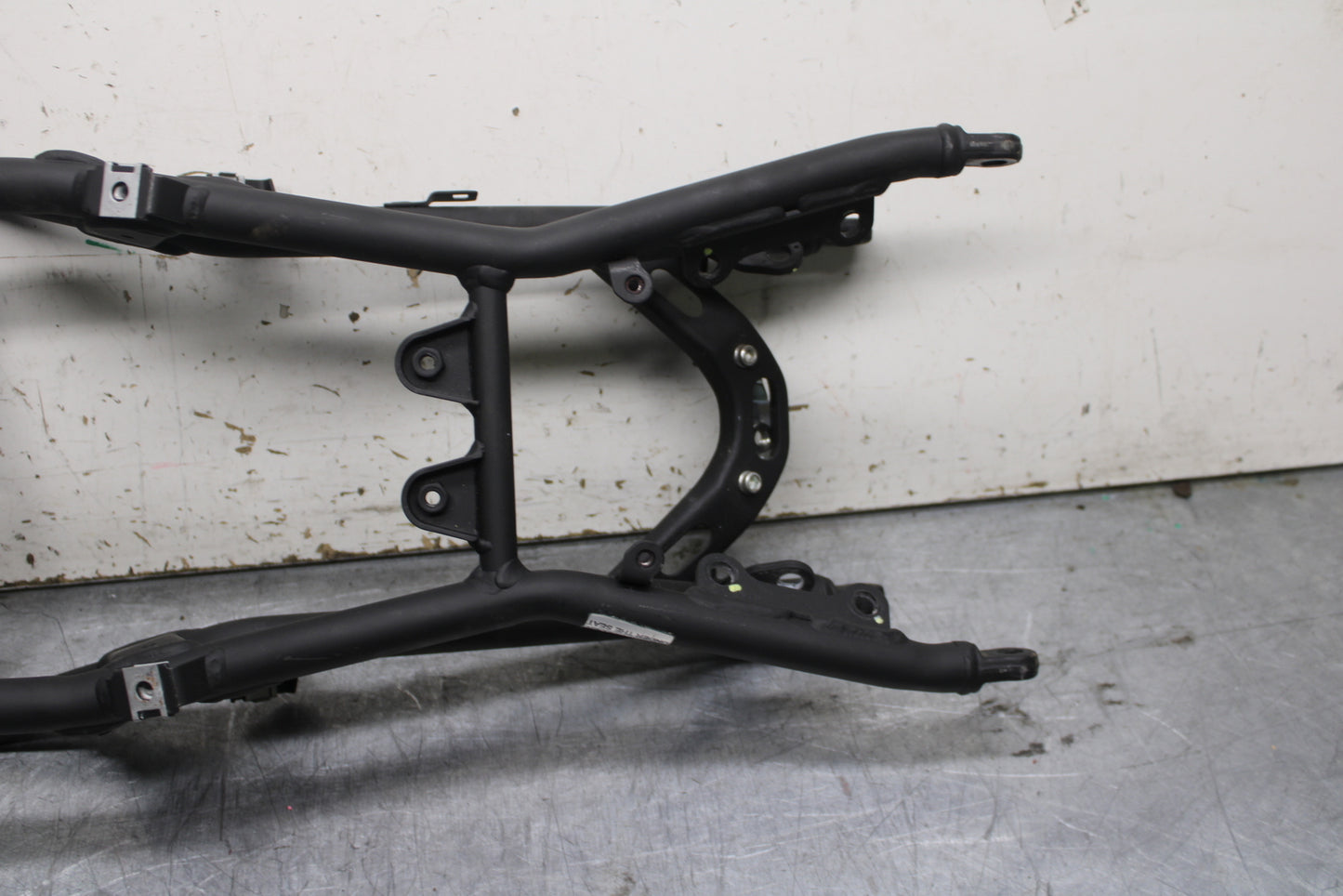 09-11 DUCATI STREETFIGHTER 1098 REAR SUBFRAME BACK SUB FRAME BB705