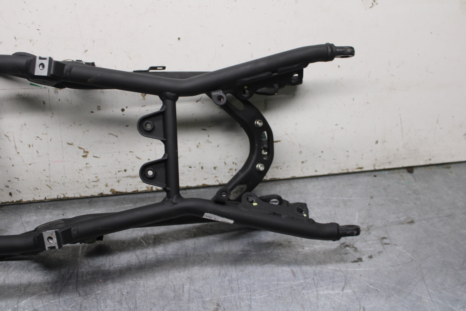09-11 DUCATI STREETFIGHTER 1098 REAR SUBFRAME BACK SUB FRAME BB705