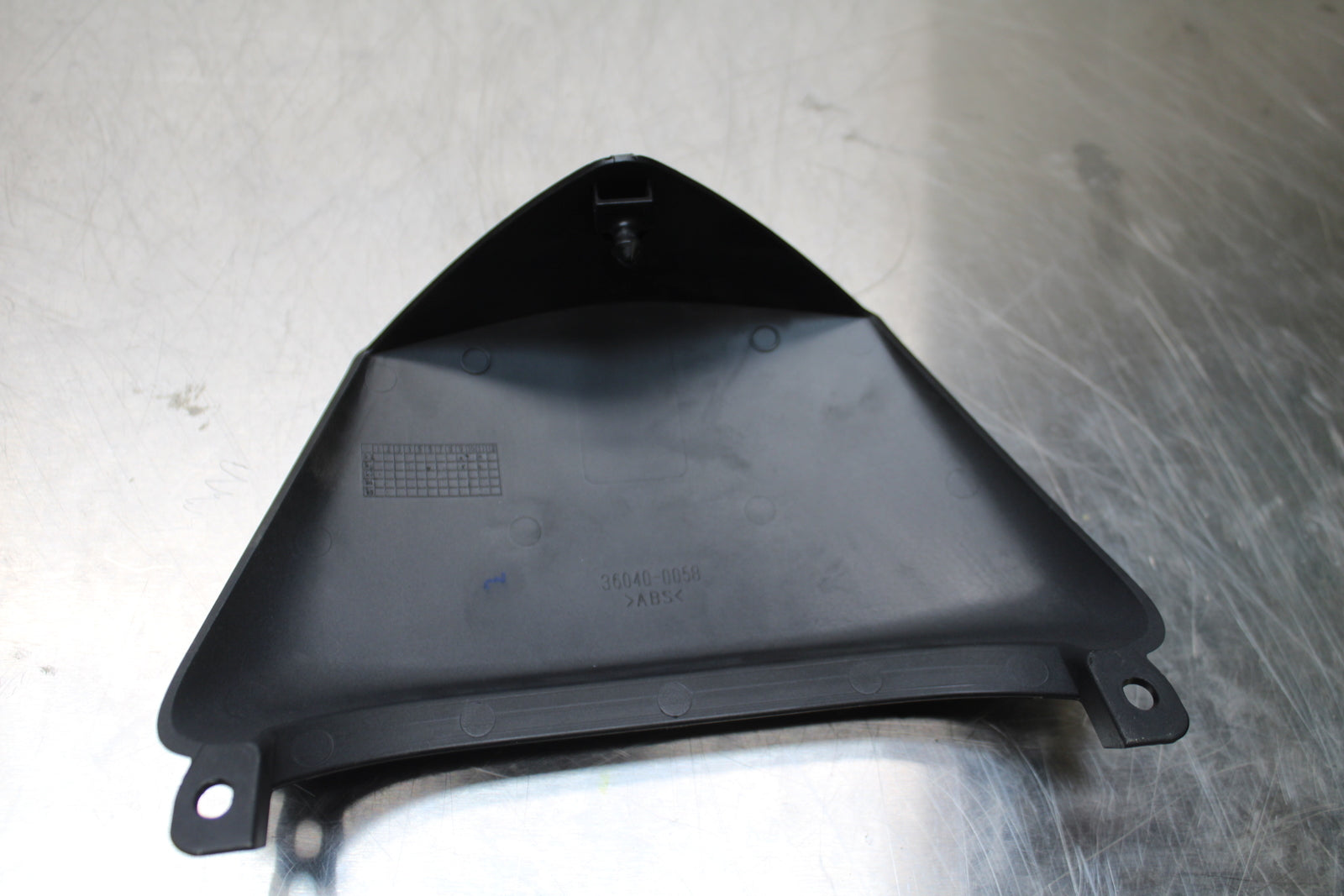 23-24 KAWASAKI NINJA ZX14R CENTER REAR BACK TAIL FAIRING COVER TRIM COWL BB141