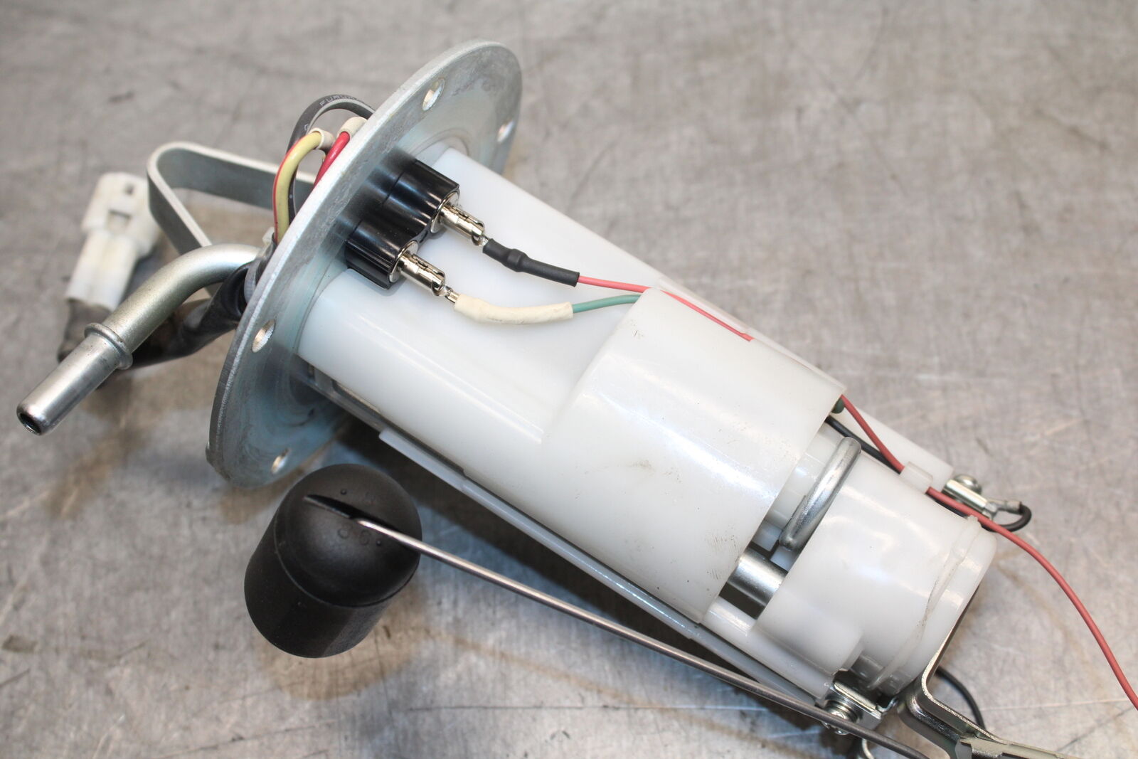 11-24 SUZUKI GSXR750 FUEL PUMP GAS PETROL SENDER UNIT 15100-14J01 BB714