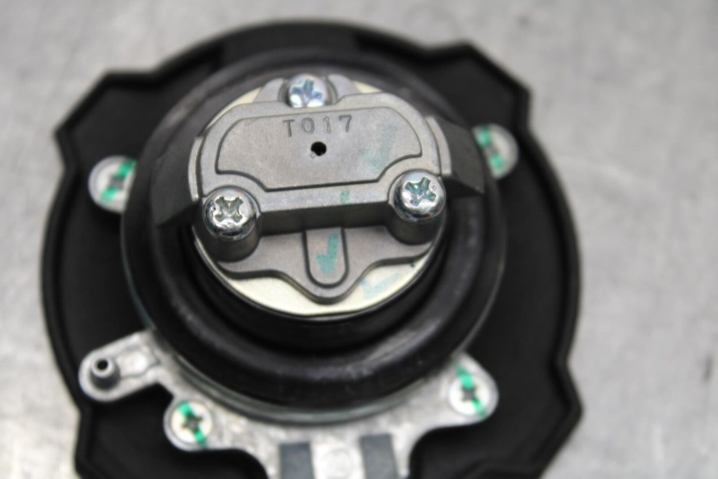 19-22 KAWASAKI Z400 IGNITION LOCK KEY SET W/ GAS CAP AND SEAT LOCK BB586