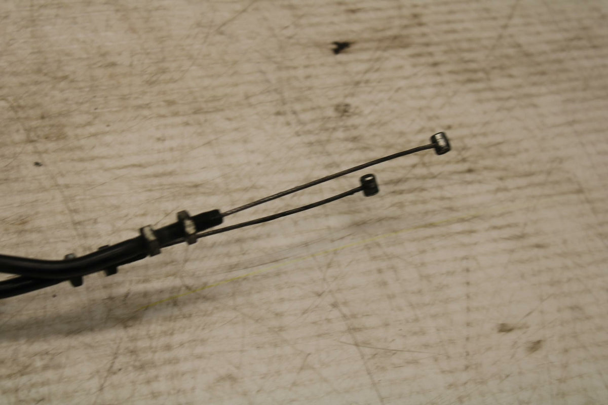 08-11 TRIUMPH SPEED TRIPLE THROTTLE CABLES LINES BB366