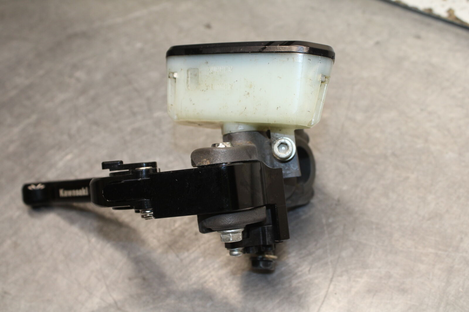 12-13 KAWASAKI Z1000 FRONT BRAKE MASTER CYLINDER w/ LEVER BB743