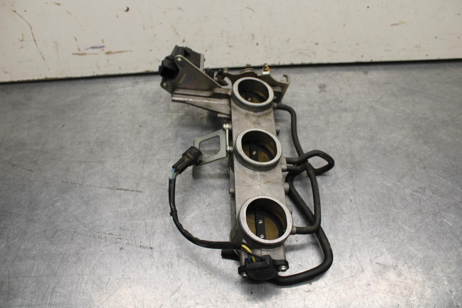08-11 TRIUMPH SPEED TRIPLE MAIN FUEL INJECTORS / THROTTLE BODIES BB102