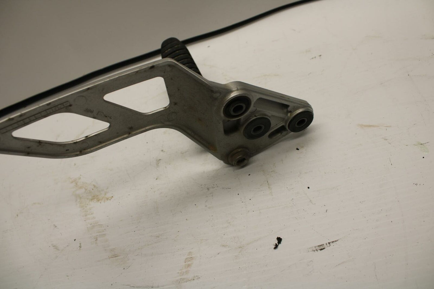 13-16 SUZUKI BANDIT 1250S  LEFT REARSET PEG DRIVER FOOT PEG BRACKET BB238