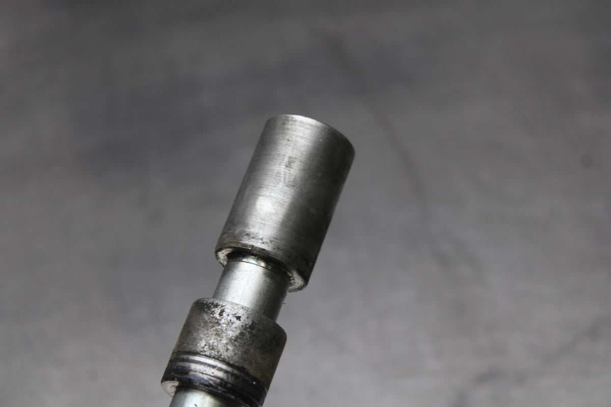 13-15 HONDA CBR500R FRONT WHEEL RIM AXLE PIVOT BOLT BB834