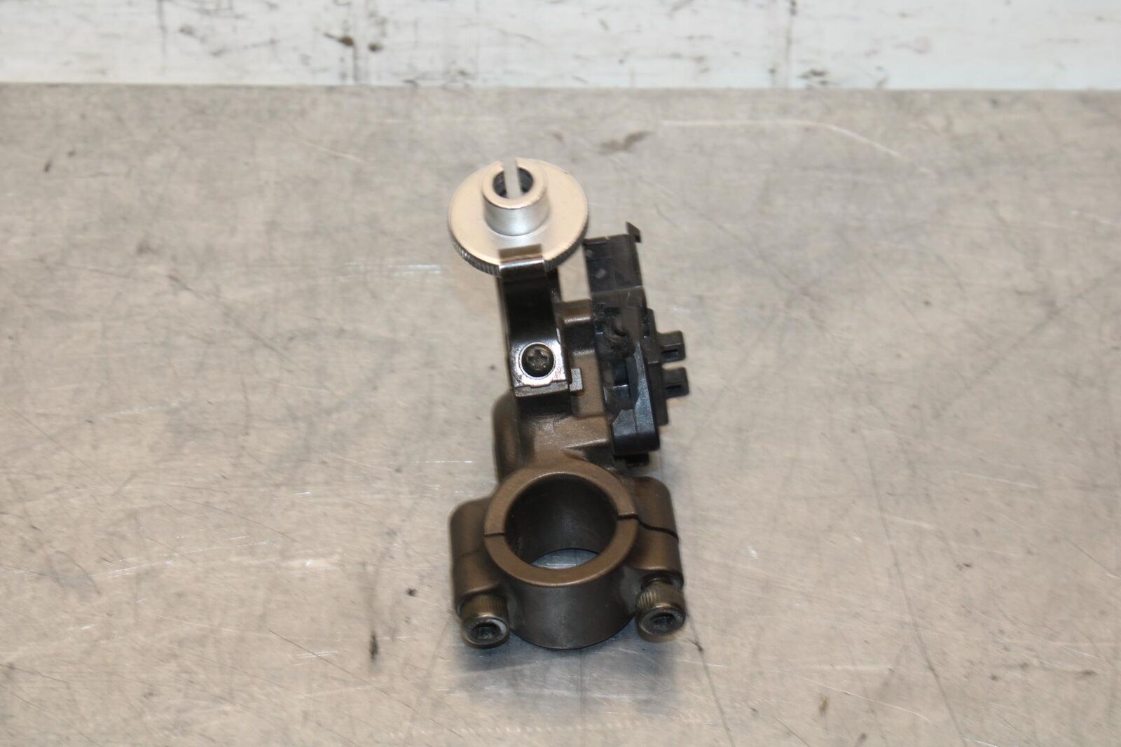 2003 Kawasaki Ninja ZX6RR ZX600K CLUTCH LEVER PERCH MOUNT BRACKET BB66