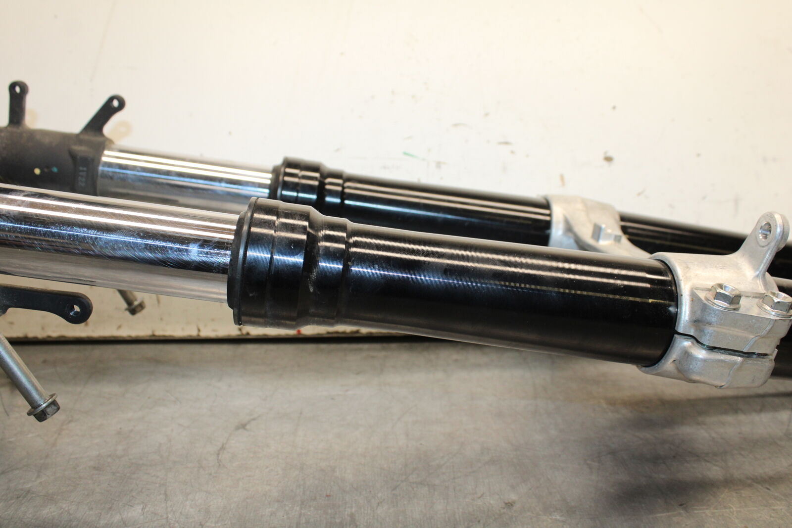 08-10 SUZUKI GSXR 600 COMPLETE FRONT END FORKS SUSPENSION TRIPLE TREE BB00