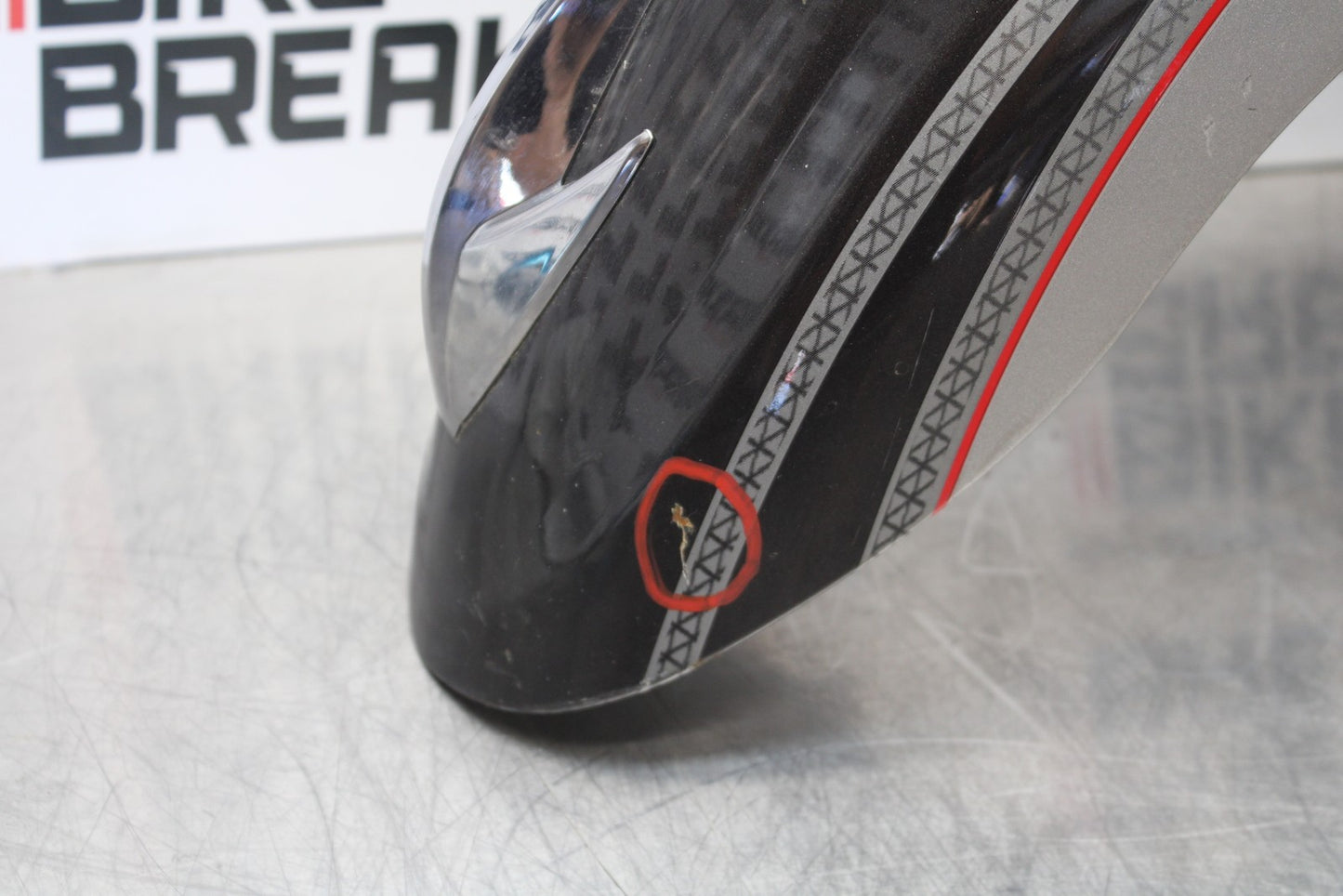 05-06 VICTORY KINGPIN DELUXE FRONT WHEEL FENDER BB195