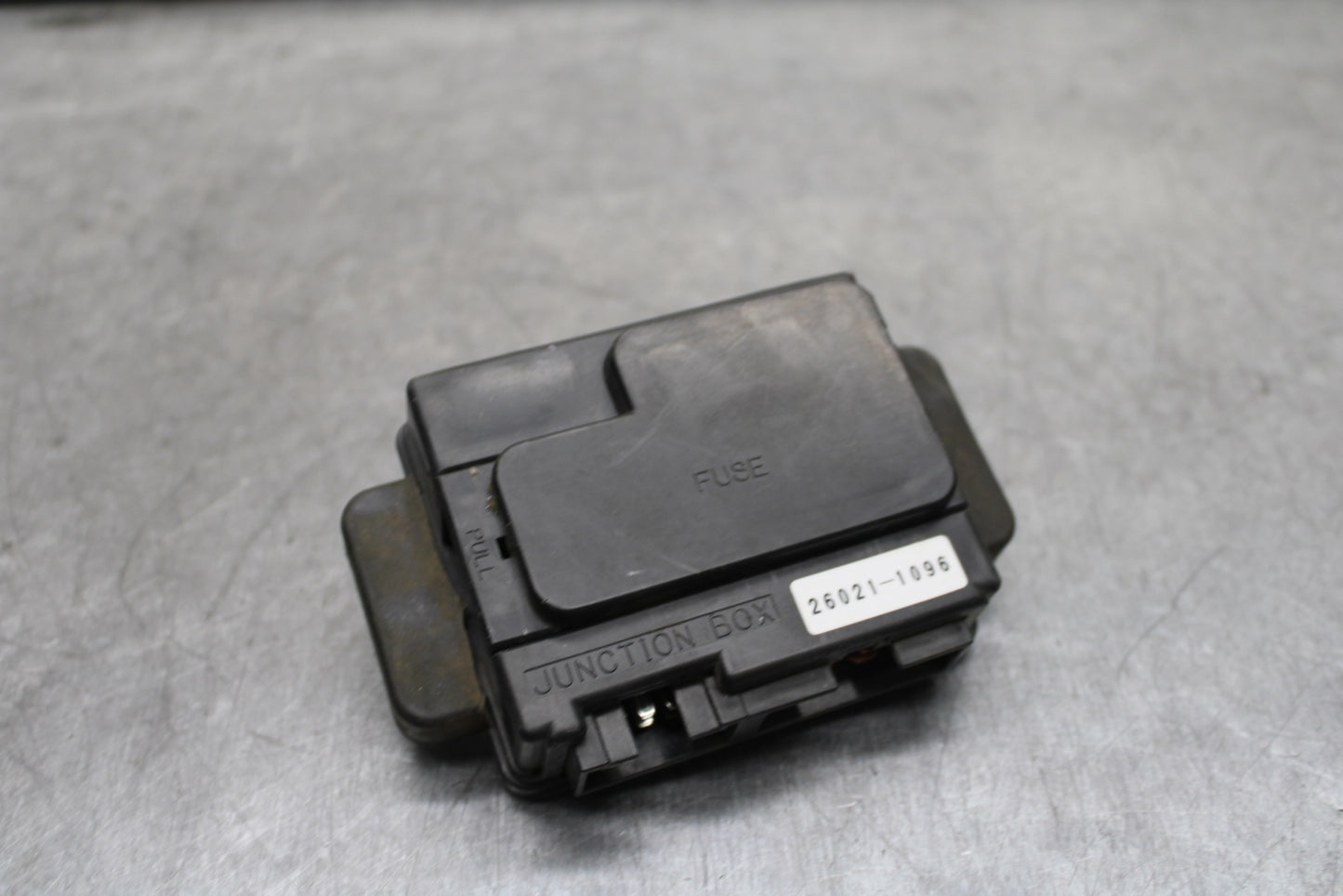 03-08 KAWASAKI VULCAN 1600 FUSE BOX BB123