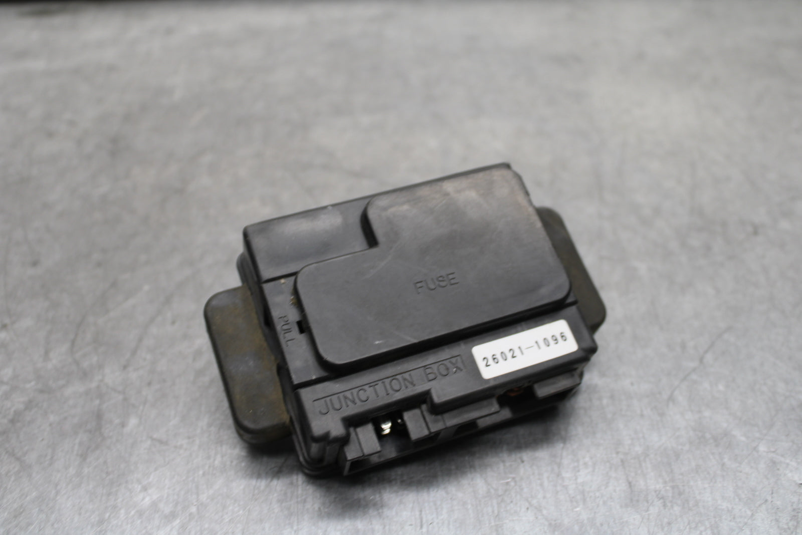 03-08 KAWASAKI VULCAN 1600 FUSE BOX BB123