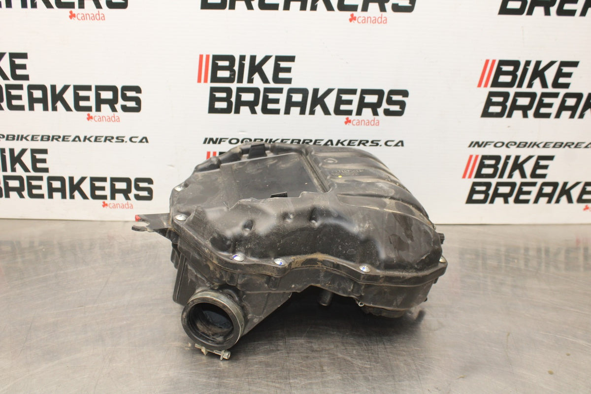 23-26 KAWASAKI NINJA ZX4RR AIRBOX AIR INTAKE FILTER BOX BB872