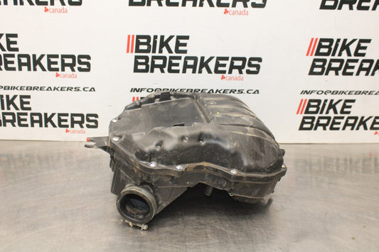 23-26 KAWASAKI NINJA ZX4RR AIRBOX AIR INTAKE FILTER BOX BB872