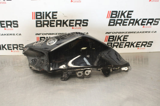 22-25 YAMAHA YZF R7 LEFT GAS TANK FUEL CELL PANEL COVER TRIM COWL BB850