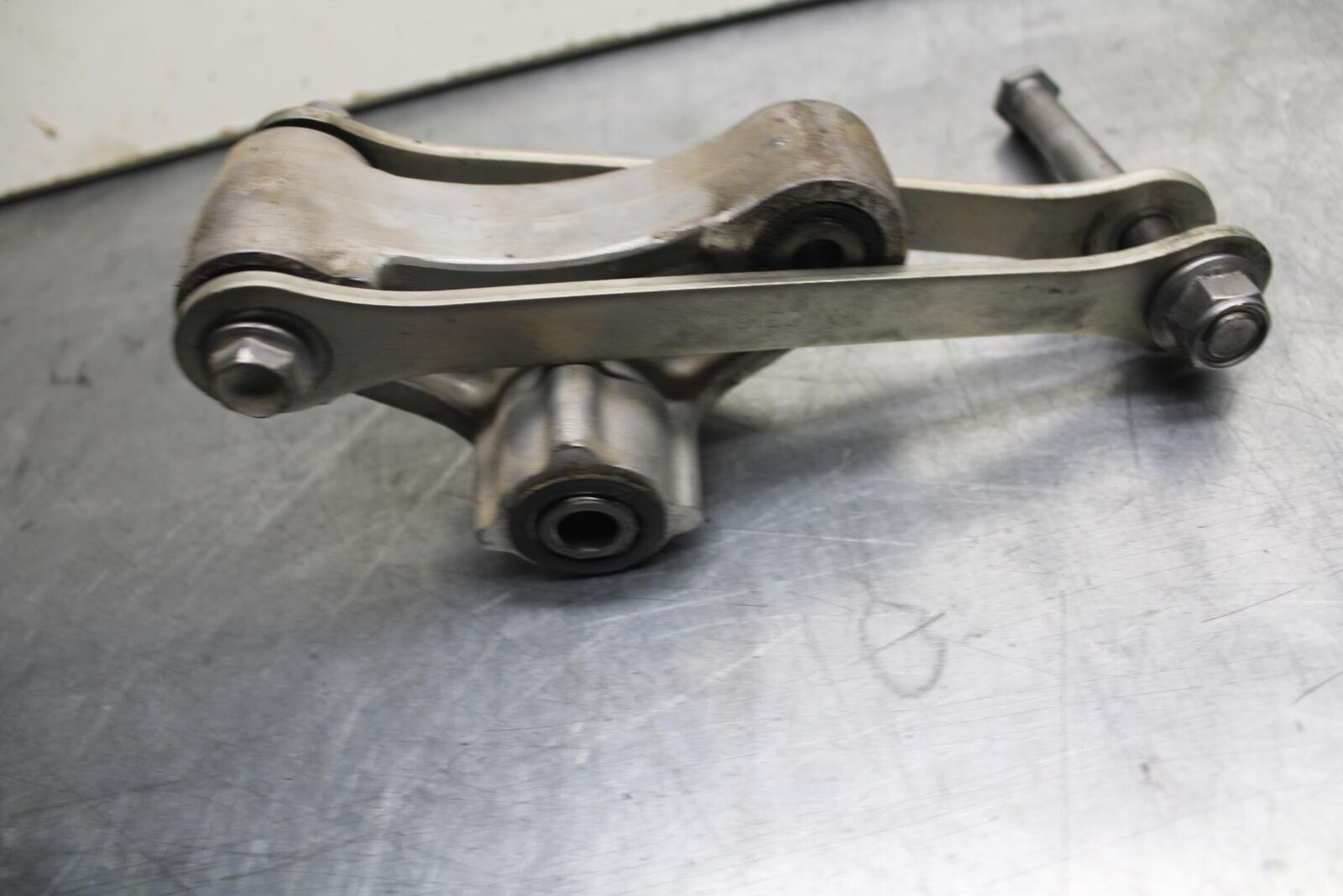 23 KAWASAKI NINJA ZX6R 636 REAR DOGBONE SHOCK LINKAGE LINK BB609