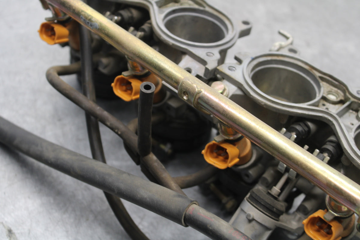05-06 HONDA CBR600RR MAIN FUEL INJECTORS / THROTTLE BODIES 16401-MEE-A01 BB655