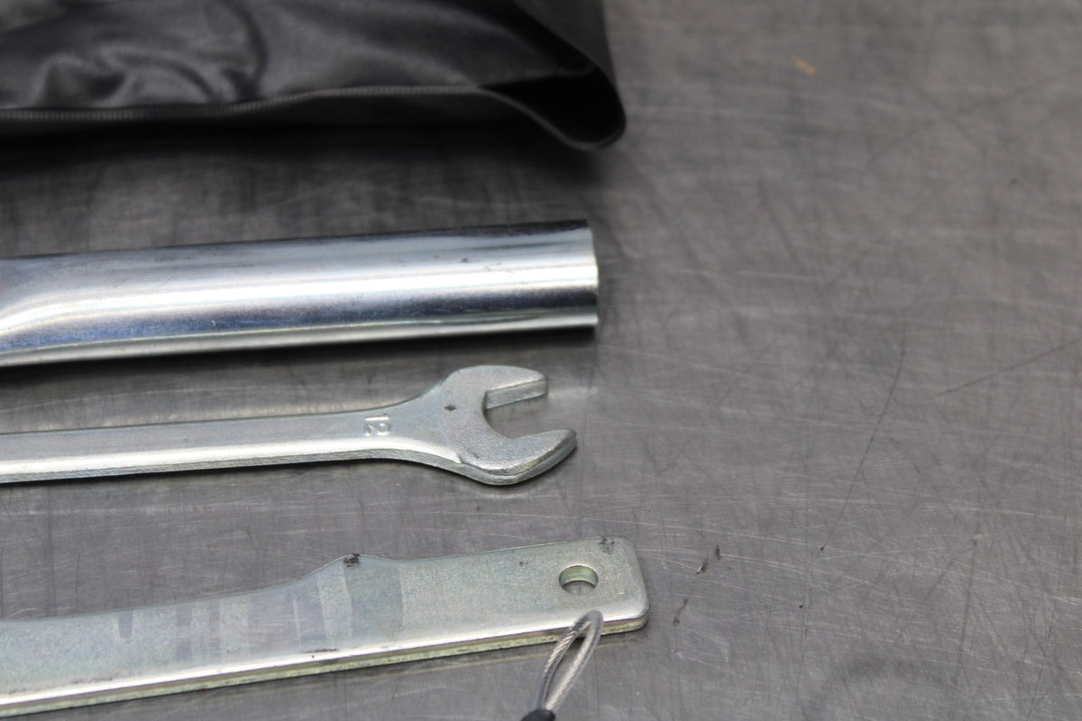 15-17 YAMAHA FJ09 STOCK TOOLS OEM TOOL BAG KIT SET BB906