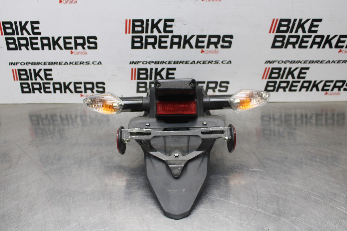 15-19 HONDA CBR300R REAR BACK FENDER MUD GUARD BB800
